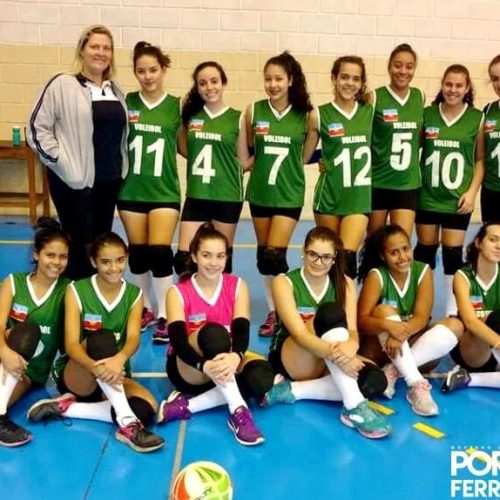 Equipe feminina infantil de vôlei jogou pela APV em Limeira