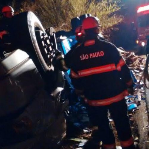 Capotamento em Tambaú deixa uma vítima fatal