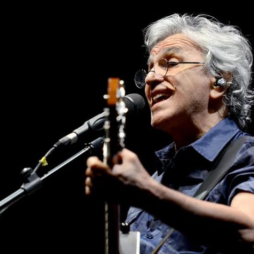 Caetano Veloso realiza o show “Abraçaço” no Centro de Eventos do RibeirãoShopping