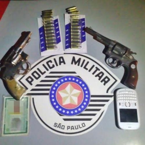 Averiguando tentativa de roubo, PM prende um guarda rural por posse irregular de armas de fogo