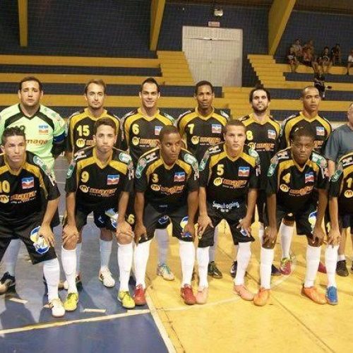 Equipe adulta de futsal estreia na Copa Record na próxima terça-feira