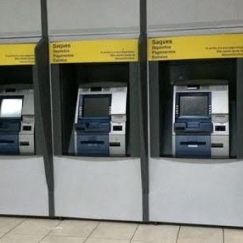 Furtados caixas eletrônicos de agência bancária em Porto Ferreira