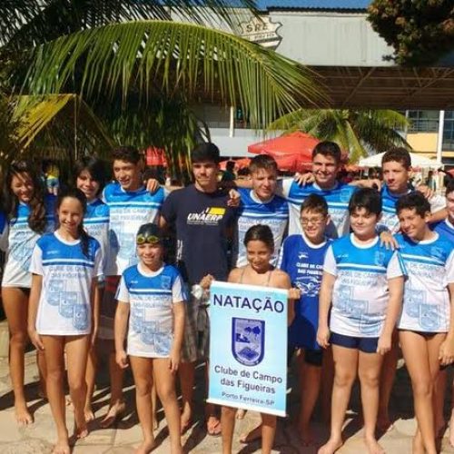 Equipe de natação do Clube de Campo das Figueiras se prepara para estreia nas competições da FAP
