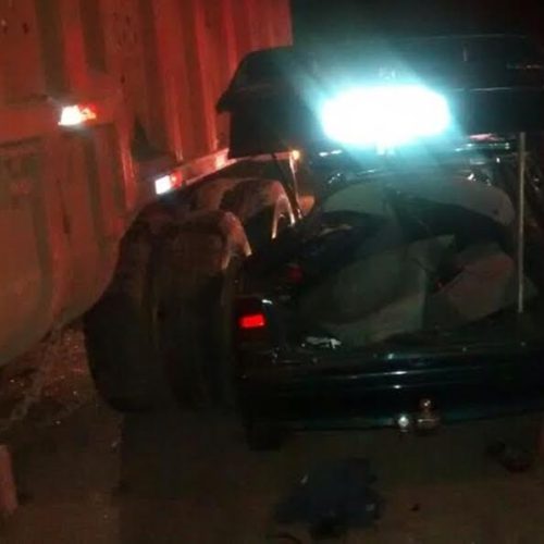 Colisão de carro e caminhão canavieiro na SP-215 faz uma vítima fatal e deixa um ferido