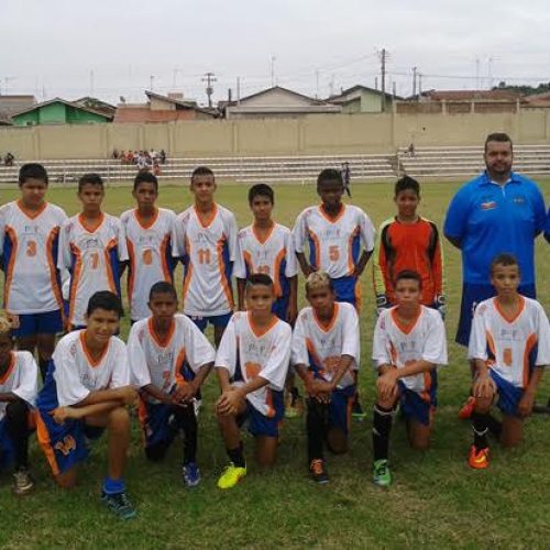 Escola de Futebol Municipal faz estreia nos Jogos Abertos da Juventude
