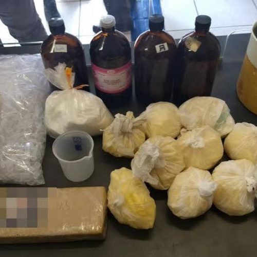 PM de Porto Ferreira apreende drogas e material para refino e embalagem próximo ao Rio Bonito
