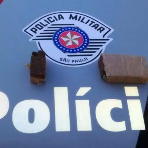 PM de Porto Ferreira prende homem na SP-215 em flagrante por tráfico de drogas