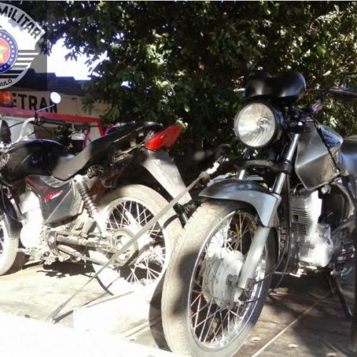 Polícia apreende no Jardim Areia Branca duas motos para averiguação