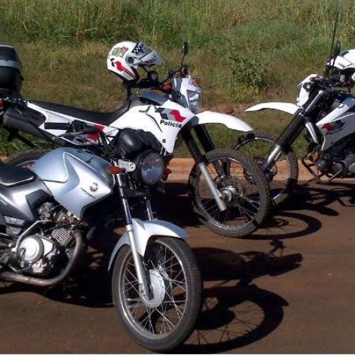 Policiais militares da ROCAM de Porto Ferreira localizam moto YBR furtada