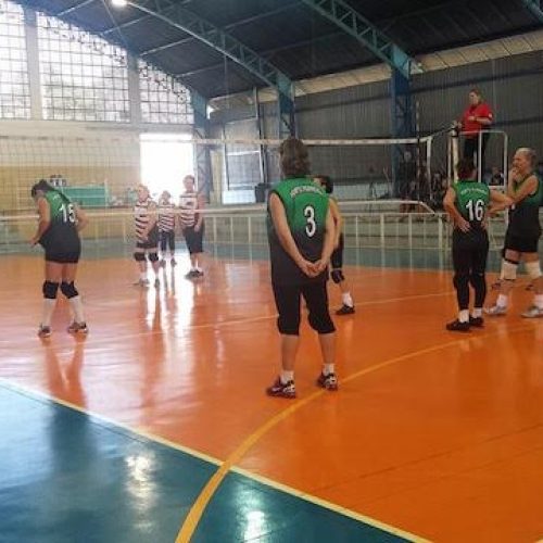 Voleibol: Porto Ferreira sediou festival da melhor idade