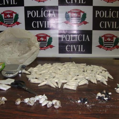Polícia Civil de Porto Ferreira apreende drogas e moto para averiguação no bairro Cristo Redentor