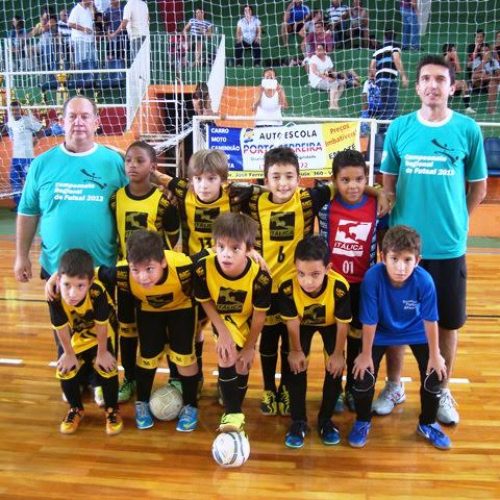 Equipe sub-09 de futsal é campeã regional em torneio disputado em Santa Cruz das Palmeiras