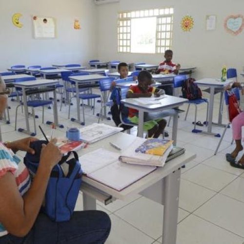 Saúde do professor está ligada a boas condições de trabalho, diz CNTE