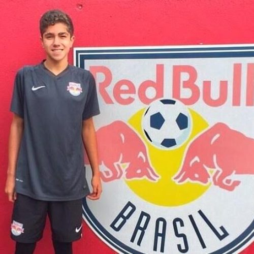 Atleta da Escola de Futebol do Clube de Campo inicia avaliação no Red Bull