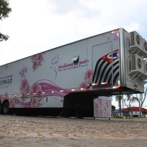 Carreta-móvel da mamografia recebe grande número de mulheres em busca da prevenção