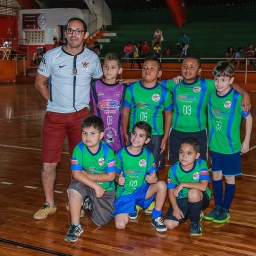 Equipe Foto Célio é campeã do 9º Campeonato de Futsal Interno do projeto Garoto(a) Nota 10