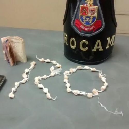 PM apreende estudante de 17 anos com 36 pedras de crack