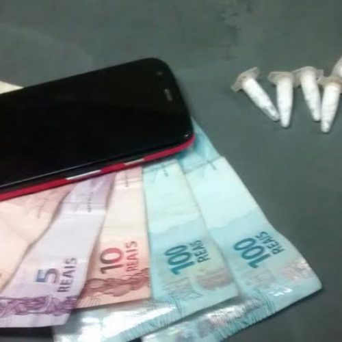 PM registra outra ocorrência de tráfico de drogas na Vila Maria; menor é apreendido e maior preso