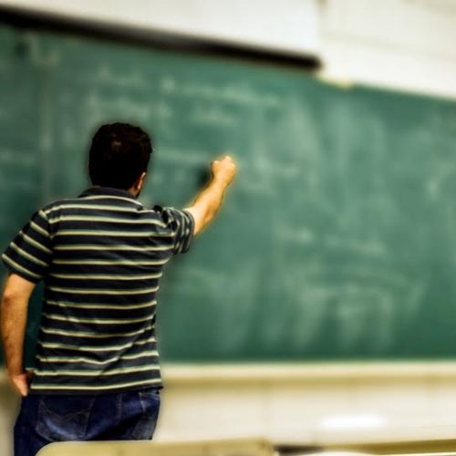 Projeto de lei diminui tempo de quarentena para professores temporários