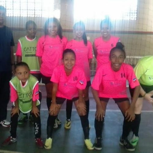 Escolinha de Futsal Garoto(a) Nota 10 feminino segue na liderança na Liga Ferreirense