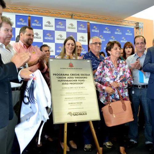 Lobbe acompanha Alckmin em entrega de Creche Escola