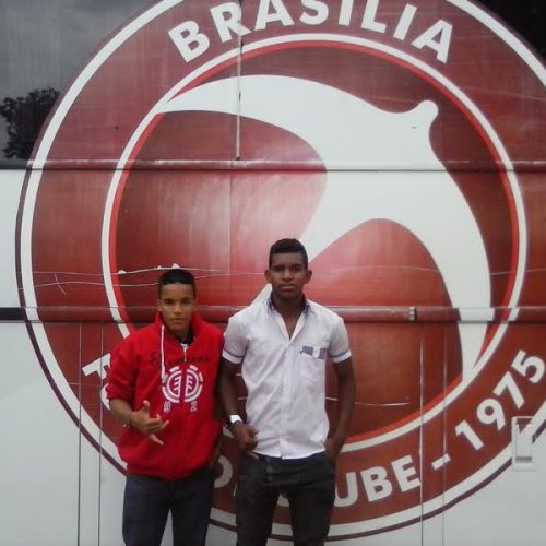 Dois atletas do C.F.A. e Fhal Sports apresentam-se para avaliação no Brasilia F.C.