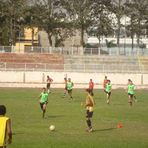 Escola de futebol do PFFC é referencia na região
