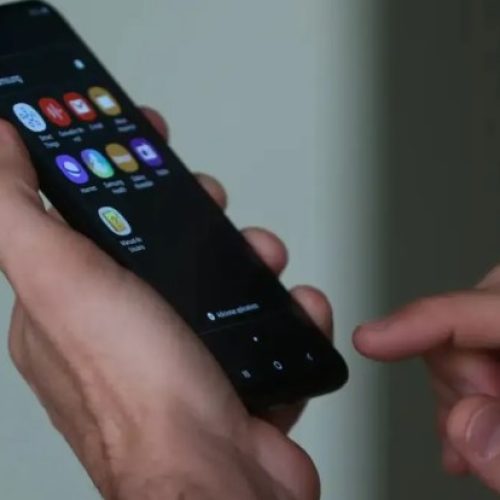 Proibição de celulares nas escolas aumenta atenção dos alunos e melhora ambiente escolar, aponta pesquisa