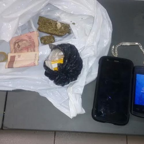 Menor é capturado pela PM no Porto Bello I; drogas localizadas foram apreendidas