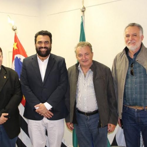 Pirassununga recebe visita técnica para instalação de nova Universidade