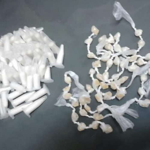 PM localiza 63 pedras de crack e 74 pinos com cocaína em pilha de tijolos na Vila Maria