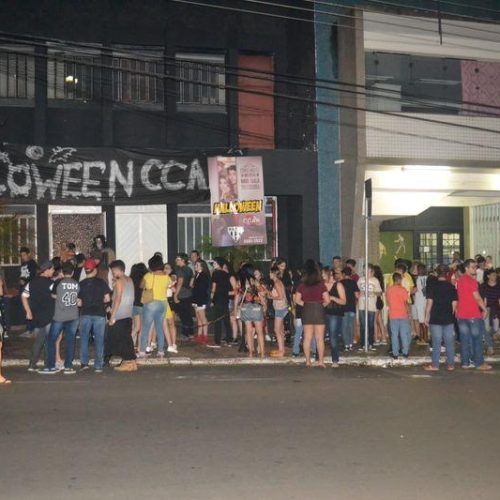 Mais de 400 crianças e adolescentes participam da festa do Halloween do PFFC/CCAA