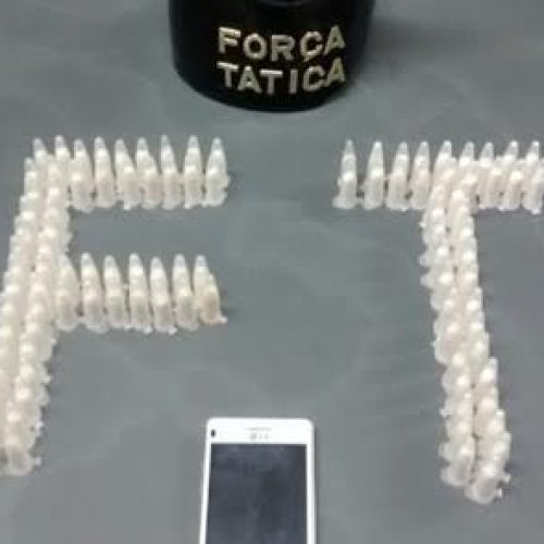 Força Tática localiza 101 pinos com cocaína no Cristo Redentor e jovem é preso por tráfico