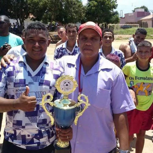 Bar do Isaias é campeã do Campeonato de Futebol Society do Jardim Pascoal Salzano