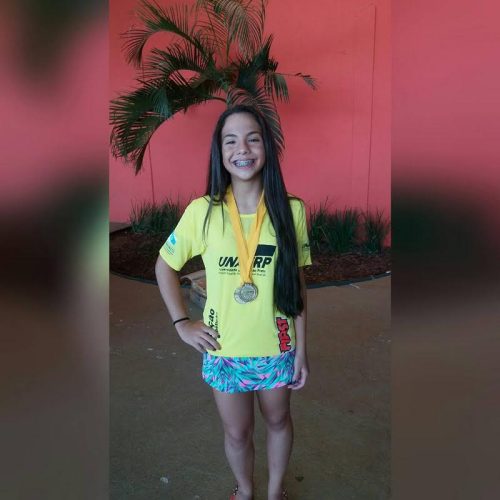 Nadadora de Porto Ferreira participará do Campeonato Brasileiro Infantil representando a UNAERP