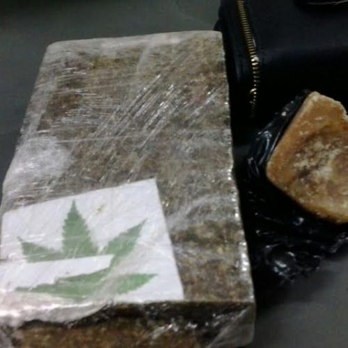 Vendedor é preso pela PM em flagrante de tráfico de drogas