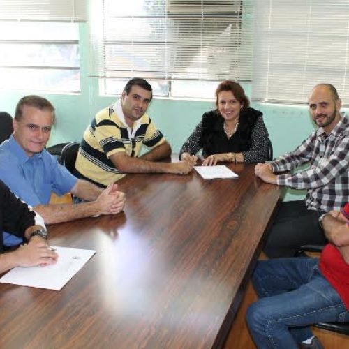 Prefeitura, Sesi e Clube de Campo das Figueiras formalizam apoio ao basquete ferreirense