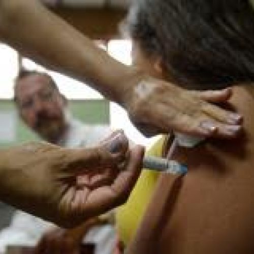 Ministério da Saúde assegura que vacina contra HPV não traz riscos