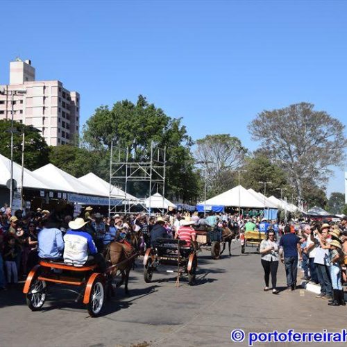 Semana Nenete: procissão reúne milhares de pessoas; show de encerramento terá Chitãozinho e Xororó