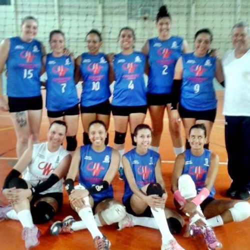 Equipe adulta feminina de vôlei vence e está na final da Série Ouro da APV