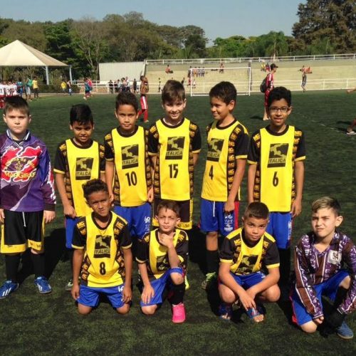 Alunos do Projeto Futsal Esporte e Vida participam da Copa Sesi de futebol society em São Carlos
