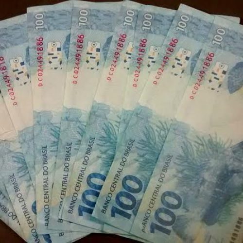 PM apreende notas falsas de 100 reais