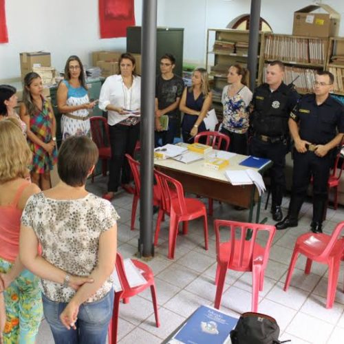 Escolas da rede municipal ganham projeto pedagógico que utiliza coleção de livros
