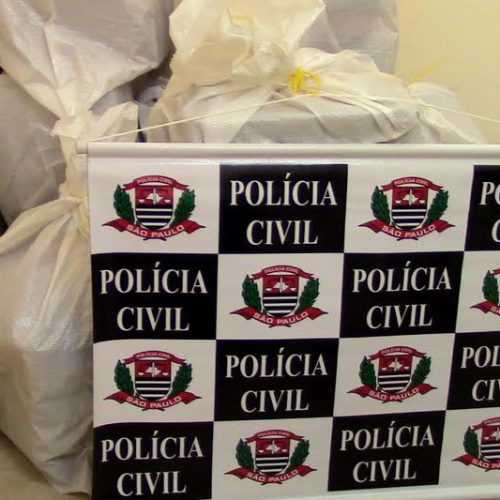 Após denúncia, Polícia Civil de Porto Ferreira apreende tênis e camisetas suspeitos de falsificação