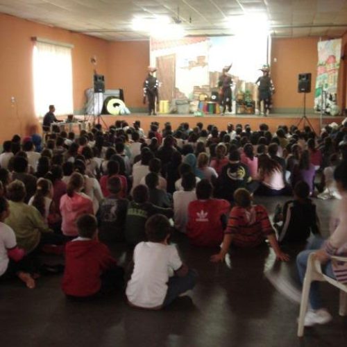 Escolas assistiram a apresentação de teatro na semana nacional de combate à dengue