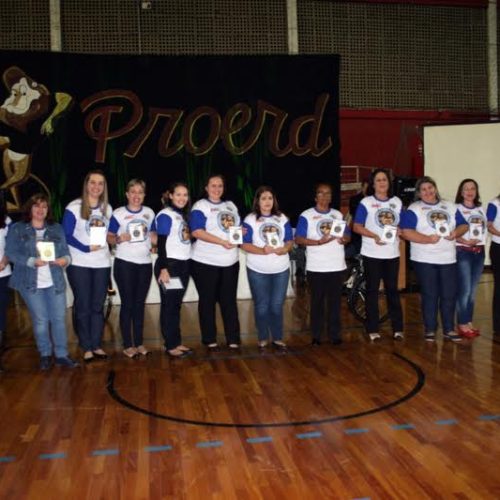 Alunos de escolas municipais participam de formatura do Proerd em Porto Ferreira