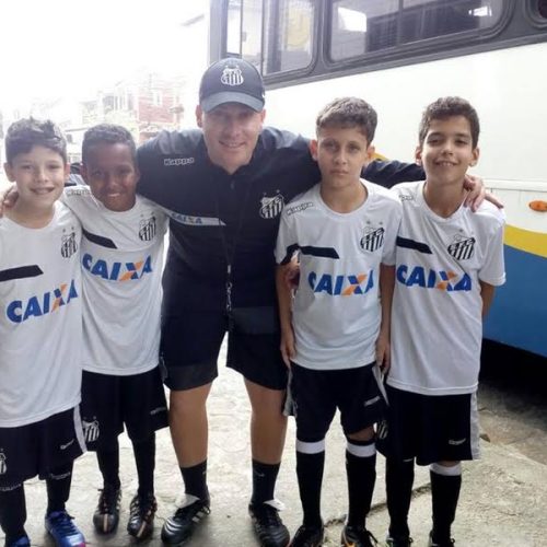 Atletas do Porto Ferreira F.C. realizam treinamento de uma semana no Santos F.C.
