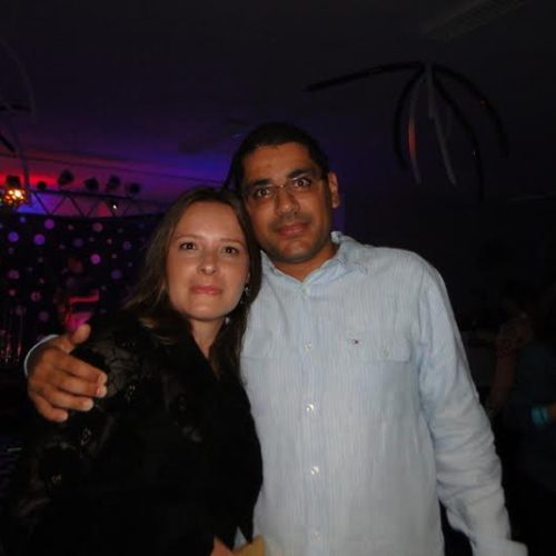 APAE de Porto Ferreira realizou Open Bar & Open Food no embalo do rock dos anos 80
