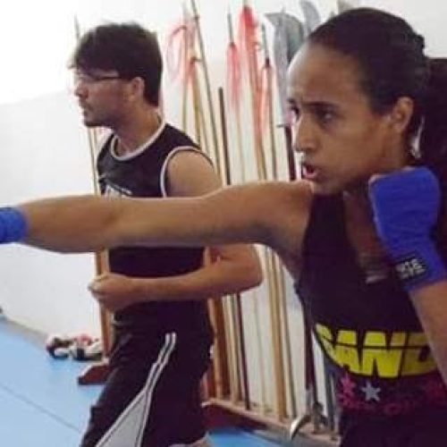 Beatriz Silva, atleta de Porto Ferreira, embarca para lutar no Pan-Americano no Texas, EUA