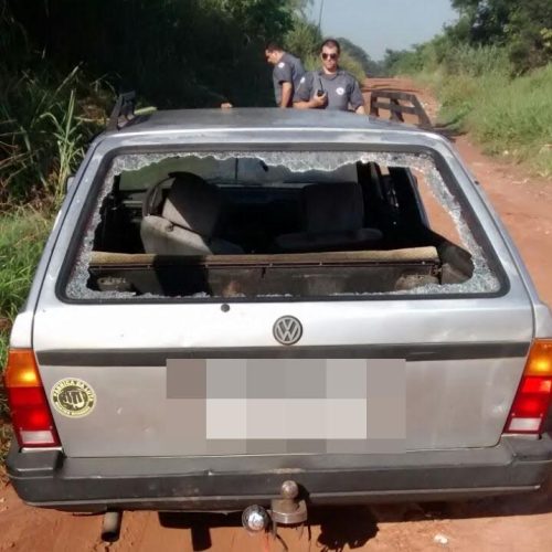 Carro furtado é localizado abandonado na estrada velha para Descalvado